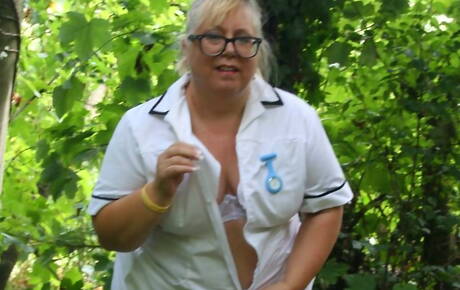 TAC Amateurs are excited to present you with a xxx picture gallery showcasing Lexie Cummings in in hot 3some sex