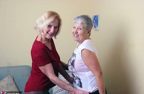 TAC Amateurs pleased to share with you a free xxx photo gallery with Savana in some sensual lesbian action