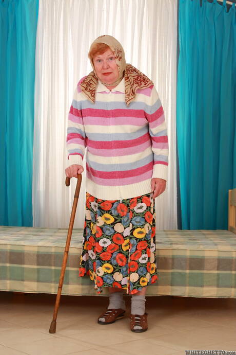 White Ghetto invite you to explore xxx pictures with Alice in boy-girl scene