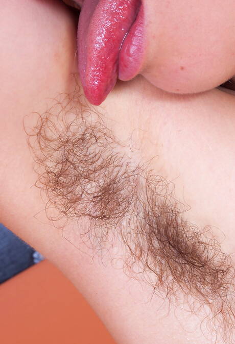 We Are Hairy invite you to explore xxx pictures with Cordelia has an amazing body
